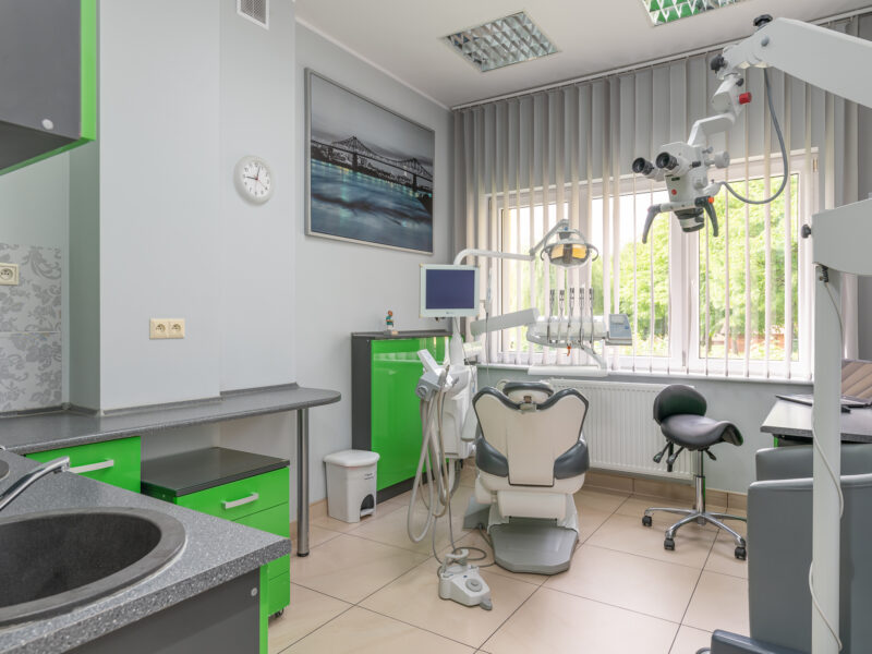 Sprzedam podmiot leczniczy - gabinet stomatologiczny wraz z lokalem nieopodal Wrocławia